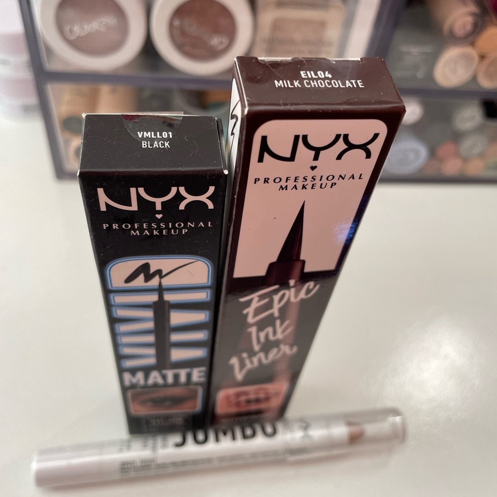 NYX 🖤 - Picture 2 of 3